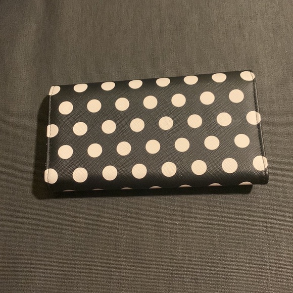 NWOT APT 9 wallet - Picture 2 of 7